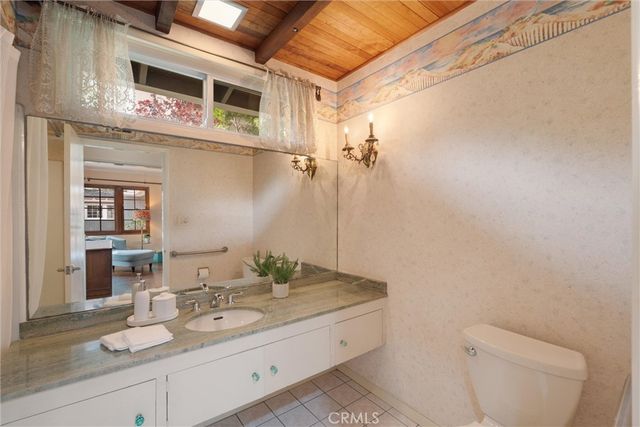 1455 La Perla, Long Beach, CA 90815