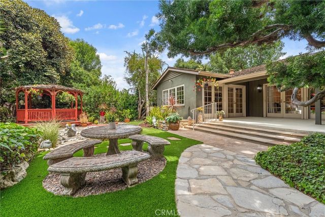 1455 La Perla, Long Beach, CA 90815