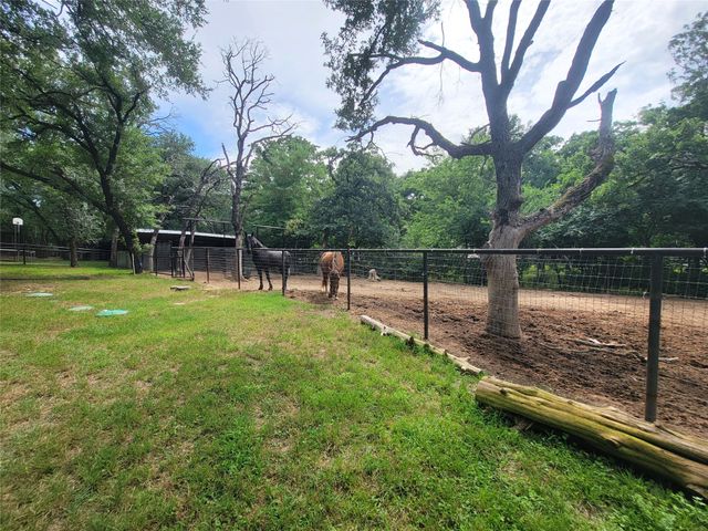 525 Estates Drive, Copper Canyon, TX 75077