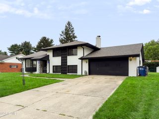 3748 S Beverly Hills Drive, Toledo, OH 43614