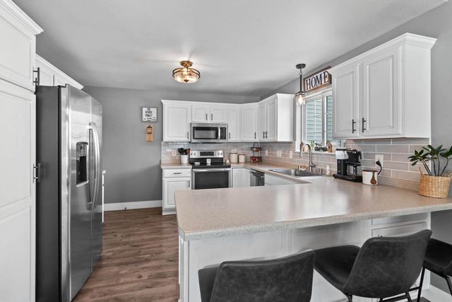 1227 Oriole DRIVE, Oconomowoc, WI 53066