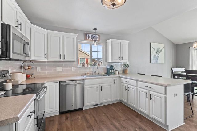 1227 Oriole DRIVE, Oconomowoc, WI 53066