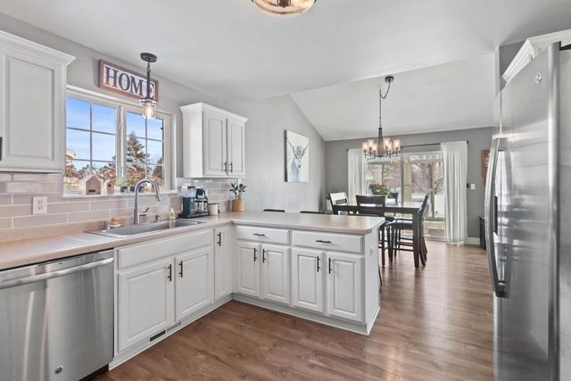 1227 Oriole DRIVE, Oconomowoc, WI 53066