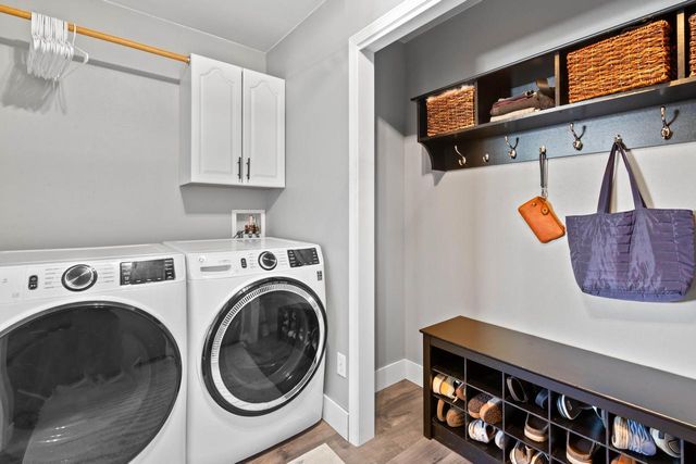 1227 Oriole DRIVE, Oconomowoc, WI 53066