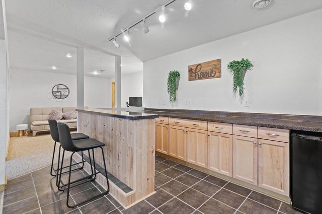 1227 Oriole DRIVE, Oconomowoc, WI 53066