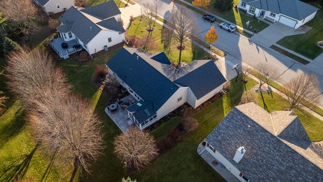 1227 Oriole DRIVE, Oconomowoc, WI 53066