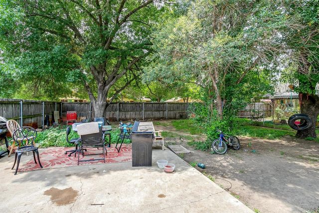 2803 Wilkinson Avenue, Fort Worth, TX 76103