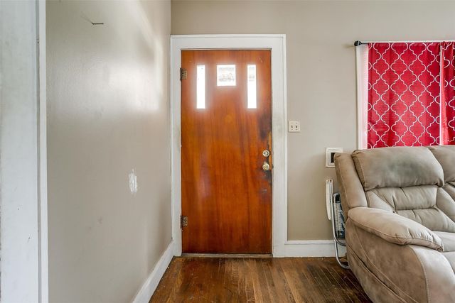 2803 Wilkinson Avenue, Fort Worth, TX 76103