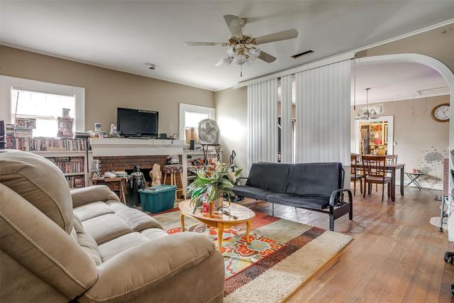 2803 Wilkinson Avenue, Fort Worth, TX 76103