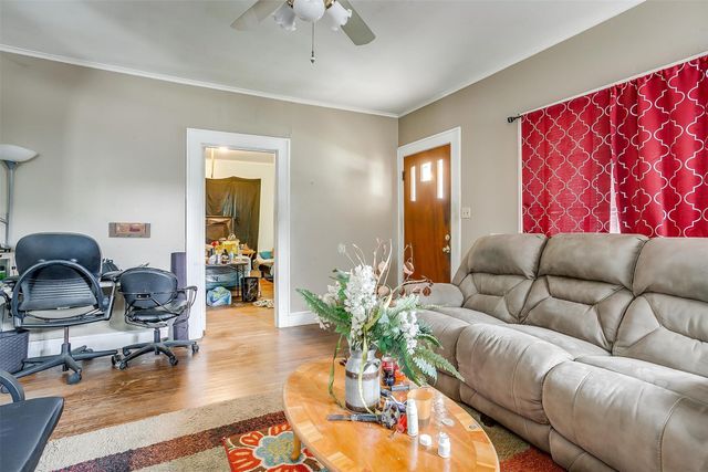 2803 Wilkinson Avenue, Fort Worth, TX 76103