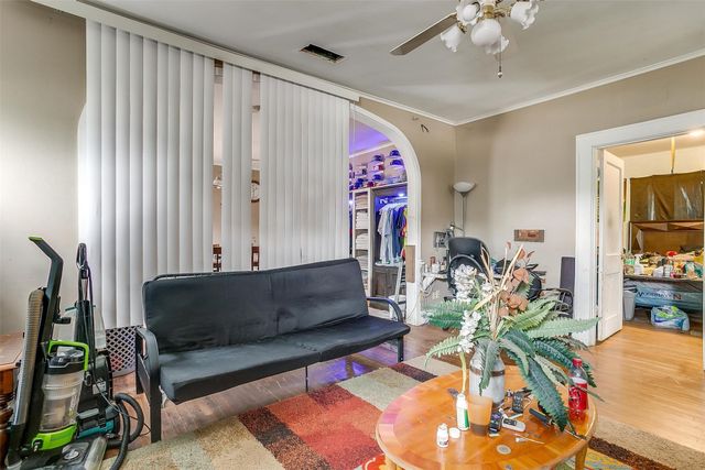 2803 Wilkinson Avenue, Fort Worth, TX 76103