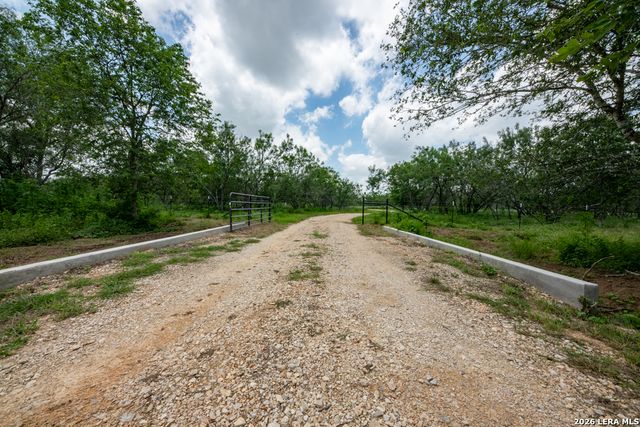 1393 Fox Trotter, Seguin, TX 78155