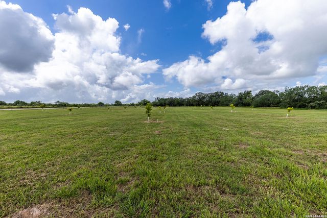 1393 Fox Trotter, Seguin, TX 78155