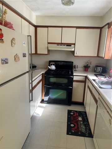 36 Bleachery Court, Warwick, RI 02886