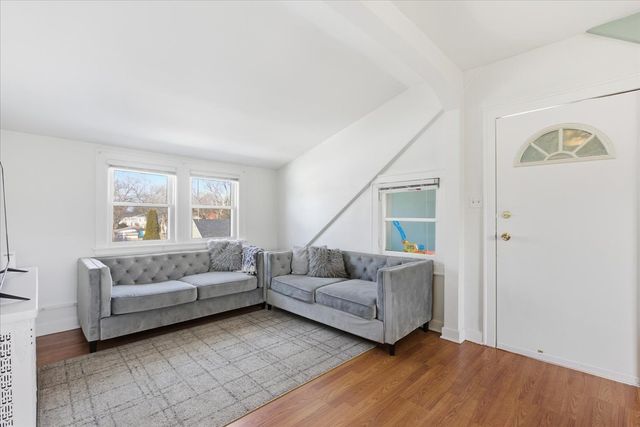 1643 Harding Road, Northfield, IL 60093