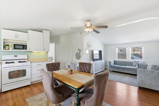 1643 Harding Road, Northfield, IL 60093