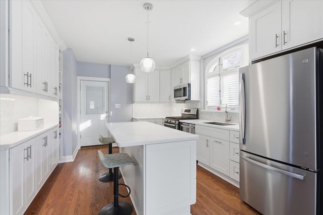 1643 Harding Road, Northfield, IL 60093