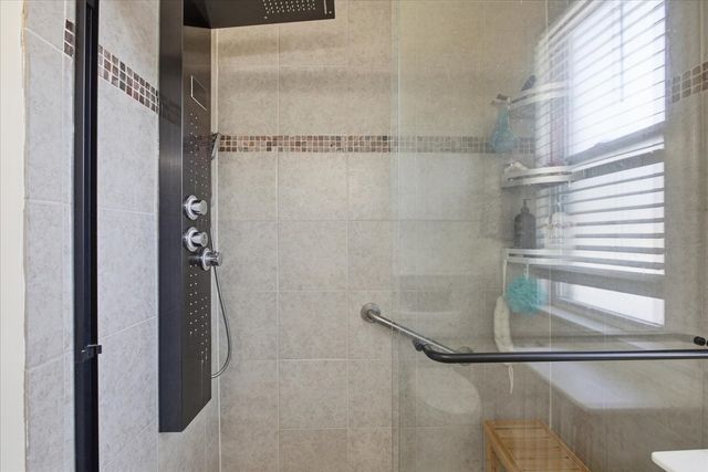 1643 Harding Road, Northfield, IL 60093