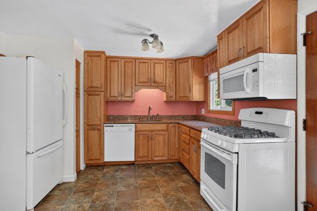 3 Old Colony Rd, Burlington, MA 01803
