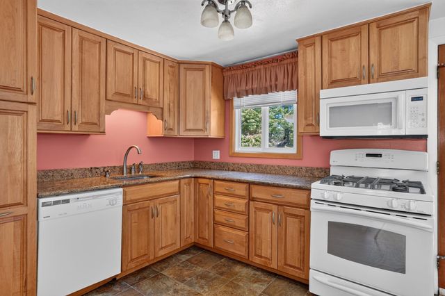 3 Old Colony Rd, Burlington, MA 01803