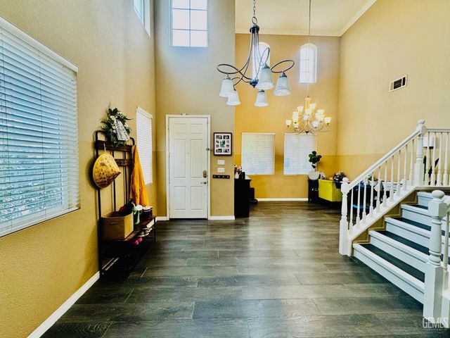 11206 Baltra Way, Bakersfield, CA 93306