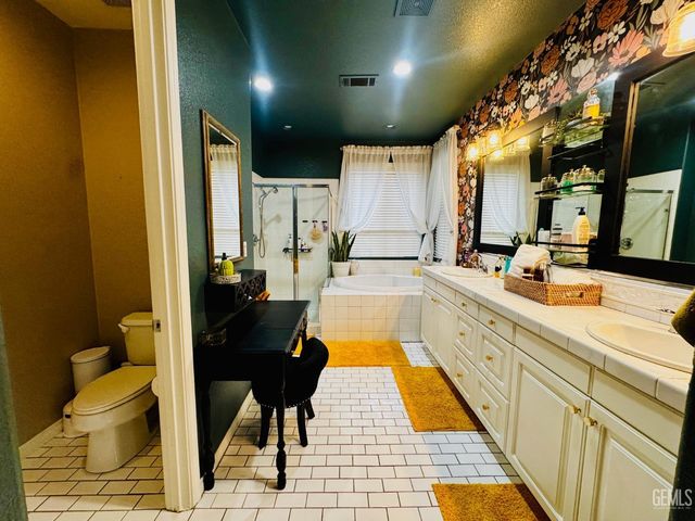 11206 Baltra Way, Bakersfield, CA 93306