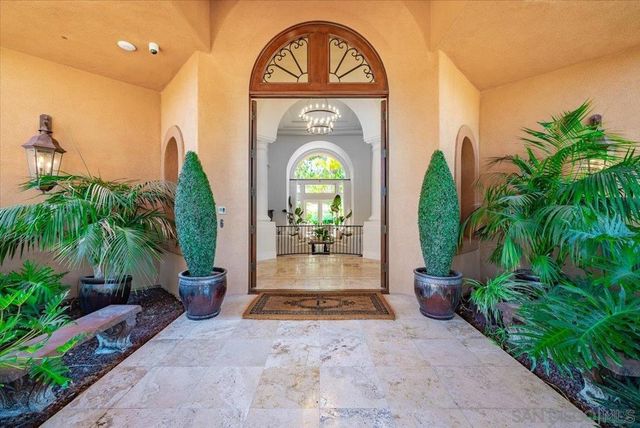 15397 Rock Creek Ln, El Cajon, CA 92021