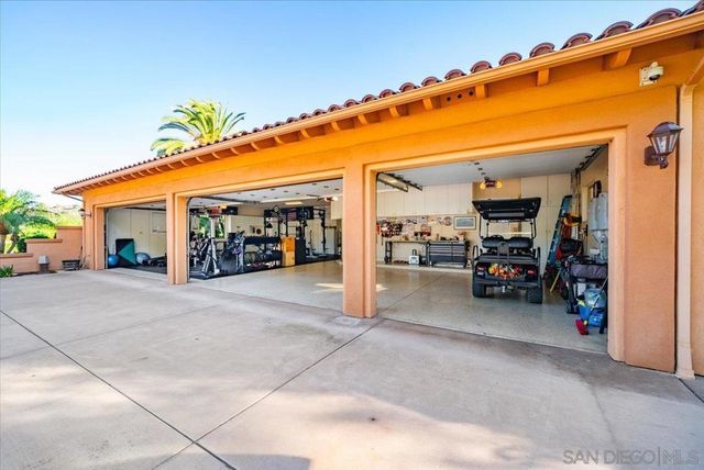 15397 Rock Creek Ln, El Cajon, CA 92021