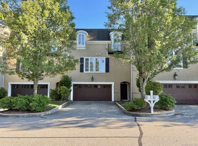 19 Thermos Avenue 5, Norwich, CT 06360