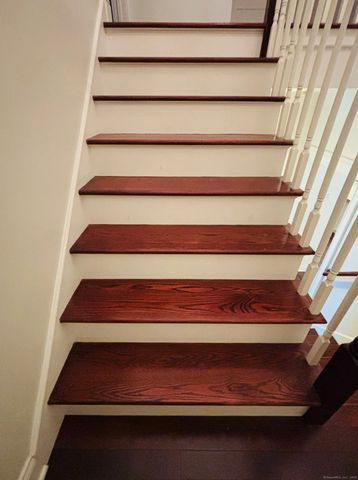 19 Thermos Avenue 5, Norwich, CT 06360