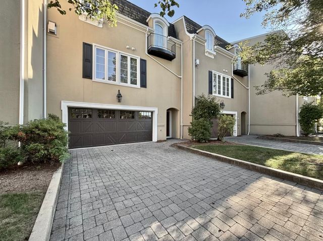 19 Thermos Avenue 5, Norwich, CT 06360