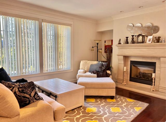 19 Thermos Avenue 5, Norwich, CT 06360