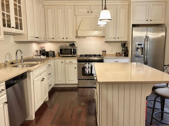 19 Thermos Avenue 5, Norwich, CT 06360