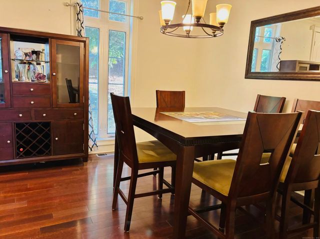 19 Thermos Avenue 5, Norwich, CT 06360