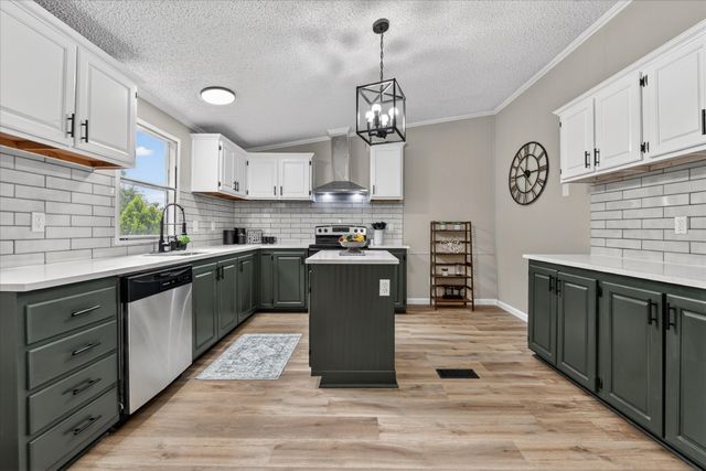 134 Classic Country Court, Springtown, TX 76082