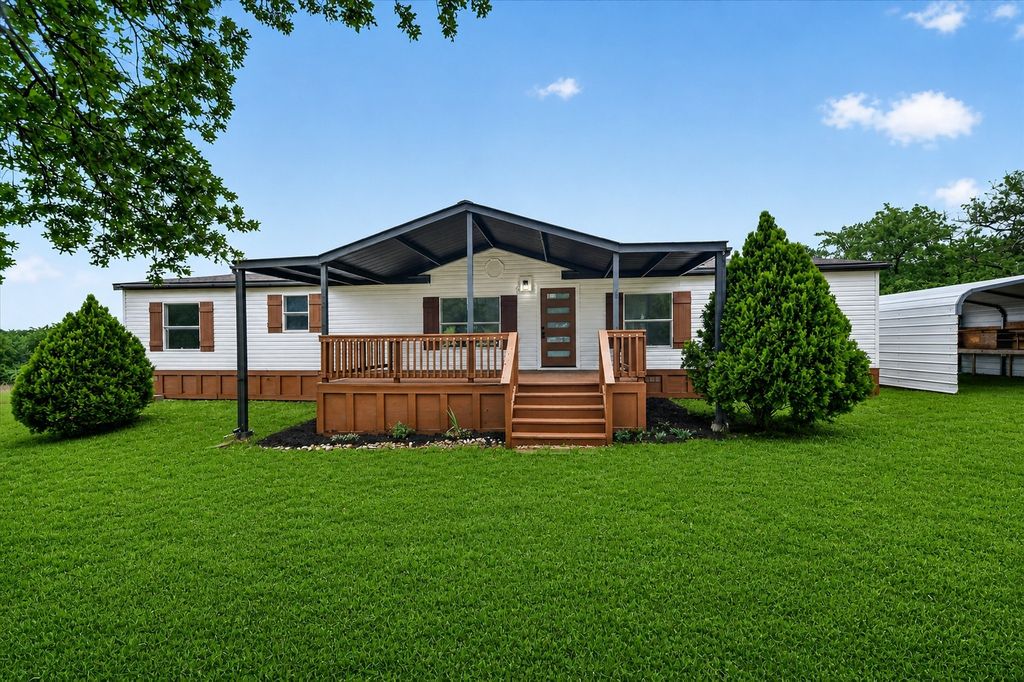 134 Classic Country Court, Springtown, TX 76082