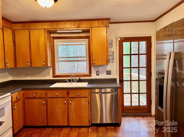 288 Nix Creek Church Road, Marion, NC 28752