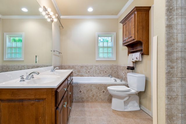 34 Brighton Bay 34, Monkey Island, OK 74331