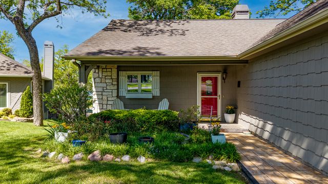 34 Brighton Bay 34, Monkey Island, OK 74331