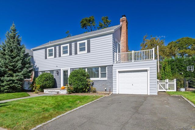 601 Lakeview Avenue, Rockville Centre, NY 11570