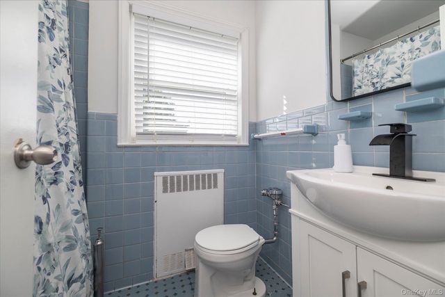 601 Lakeview Avenue, Rockville Centre, NY 11570