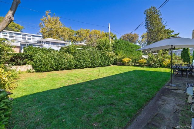 601 Lakeview Avenue, Rockville Centre, NY 11570