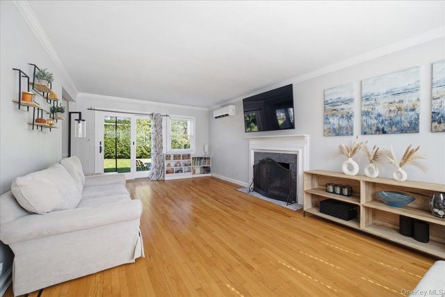 601 Lakeview Avenue, Rockville Centre, NY 11570
