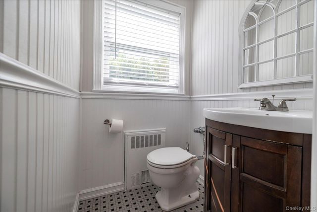 601 Lakeview Avenue, Rockville Centre, NY 11570