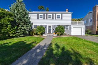 601 Lakeview Avenue, Rockville Centre, NY 11570