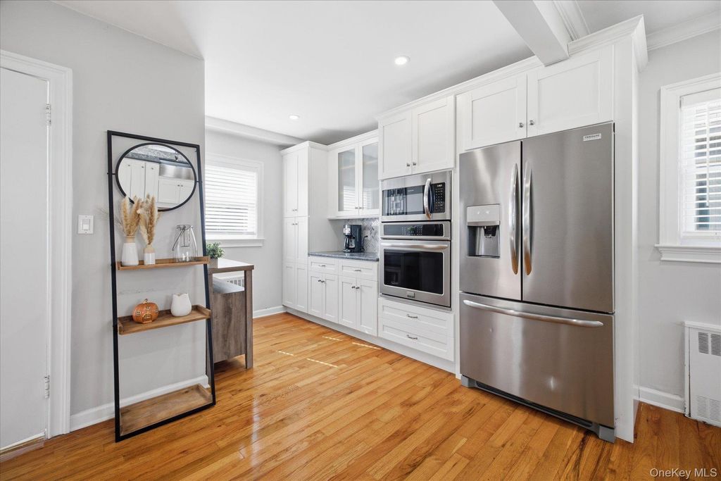 601 Lakeview Avenue, Rockville Centre, NY 11570 — photo 3