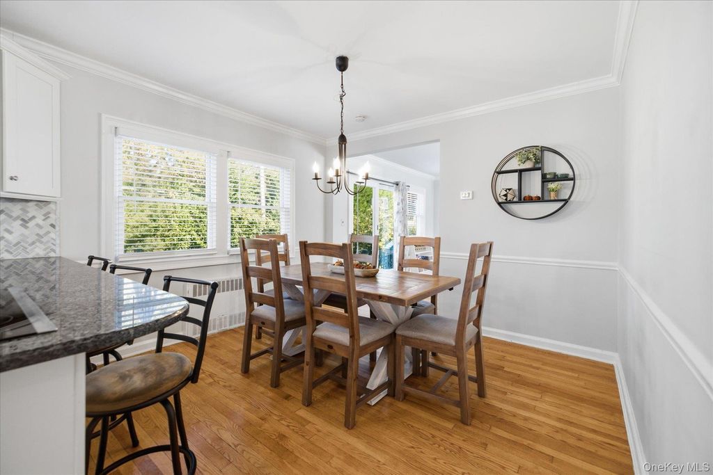 601 Lakeview Avenue, Rockville Centre, NY 11570 — photo 5