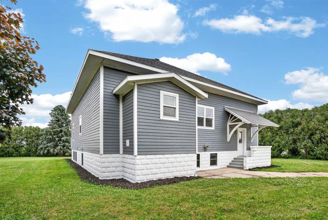 109 Sawyer Street, Stout, IA 50673