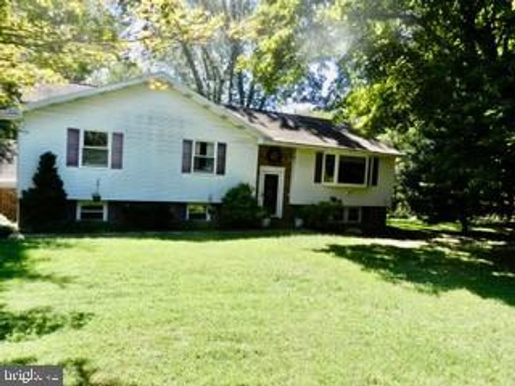 214 PHEASANT HILL RD, SELLERSVILLE, PA 18960 — exterior