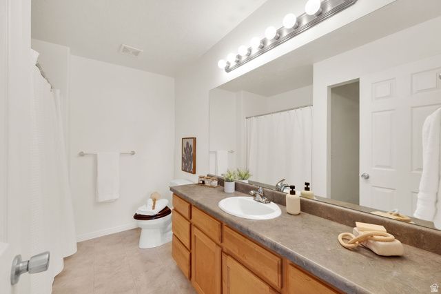 7902 S DOVE CREEK LN, West Jordan, UT 84081